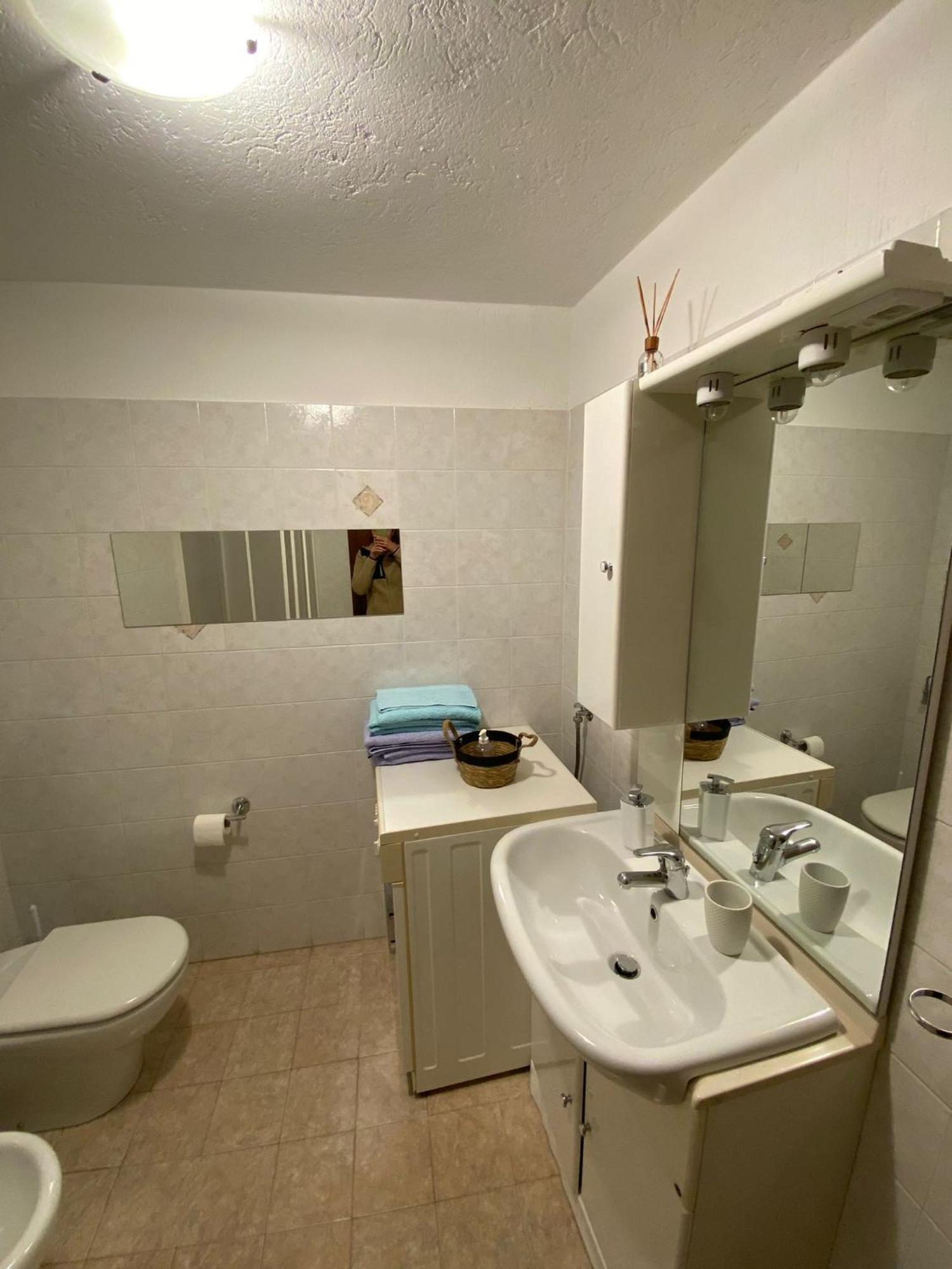 Casa Vacanze A Ла Сале Екстериор снимка