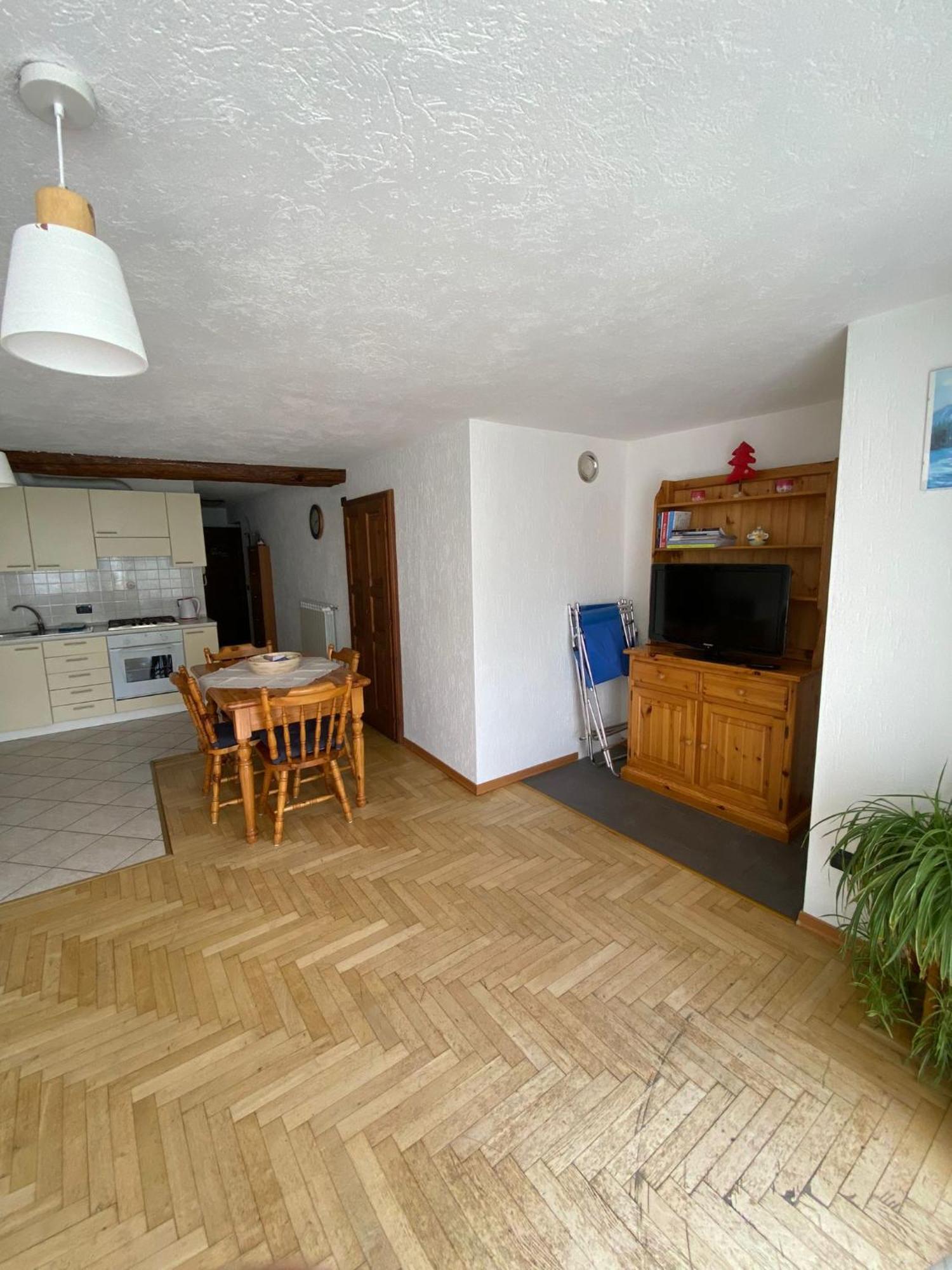 Casa Vacanze A Ла Сале Екстериор снимка